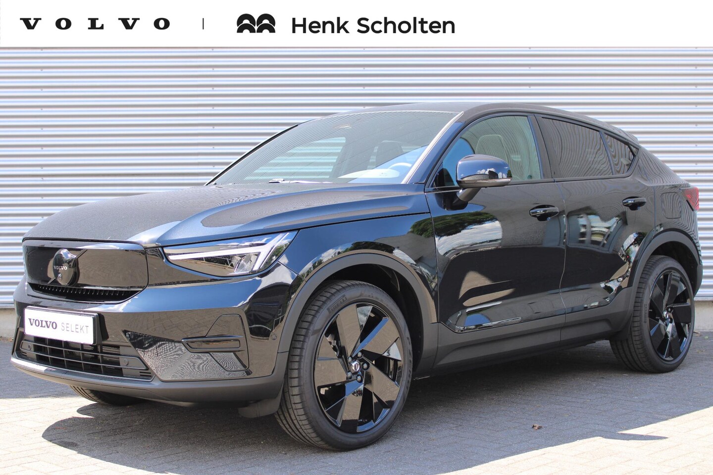 Volvo EC40 - Single Motor Extended Range Ultra Black Ed. 82 kWh | Vast Glazen Panoramadak | Harman/Kard - AutoWereld.nl