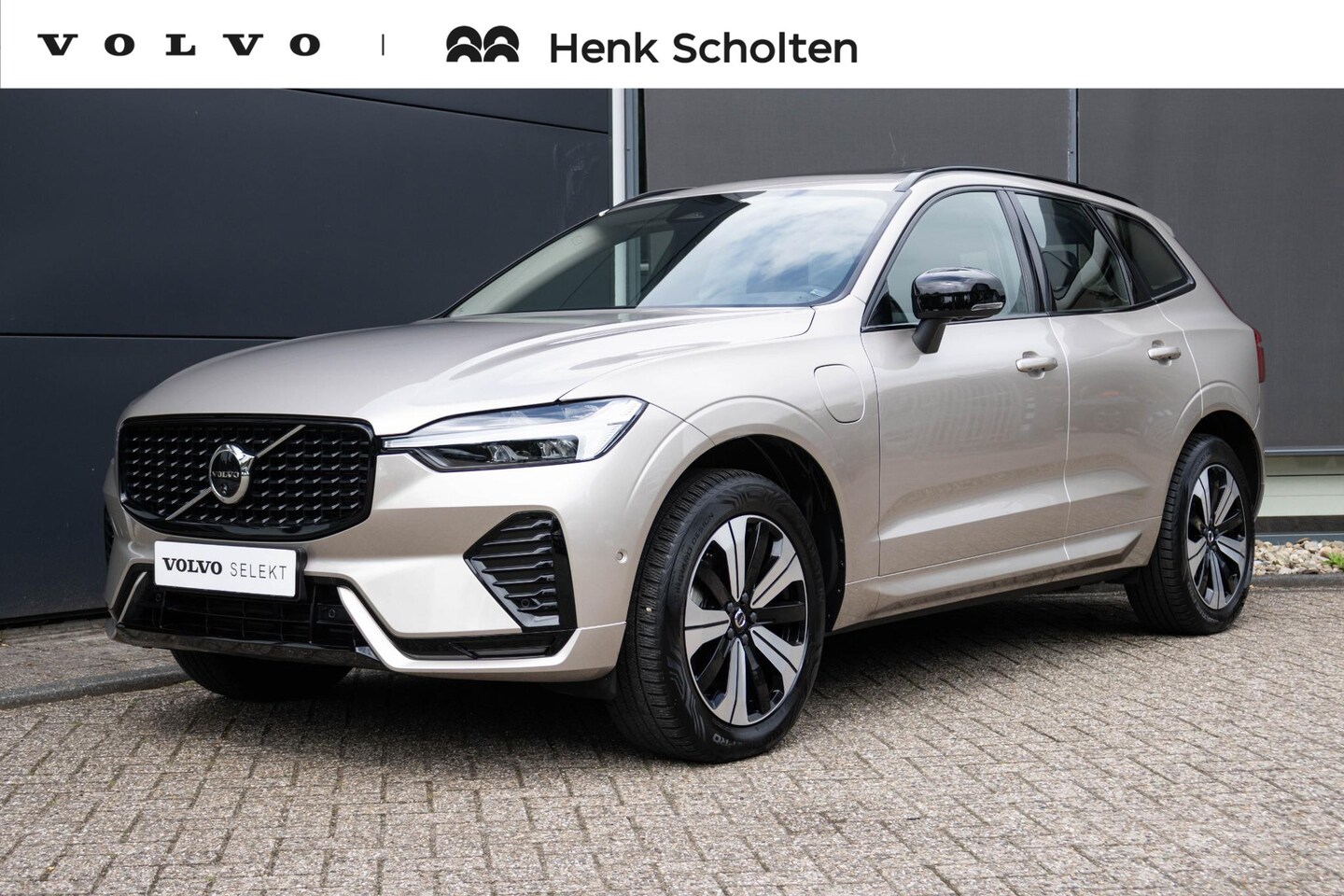 Volvo XC60 - T6 Plug-in hybrid AWD Plus Dark Google Navigatie | Keyless | 360 graden camera | Elektrisc - AutoWereld.nl