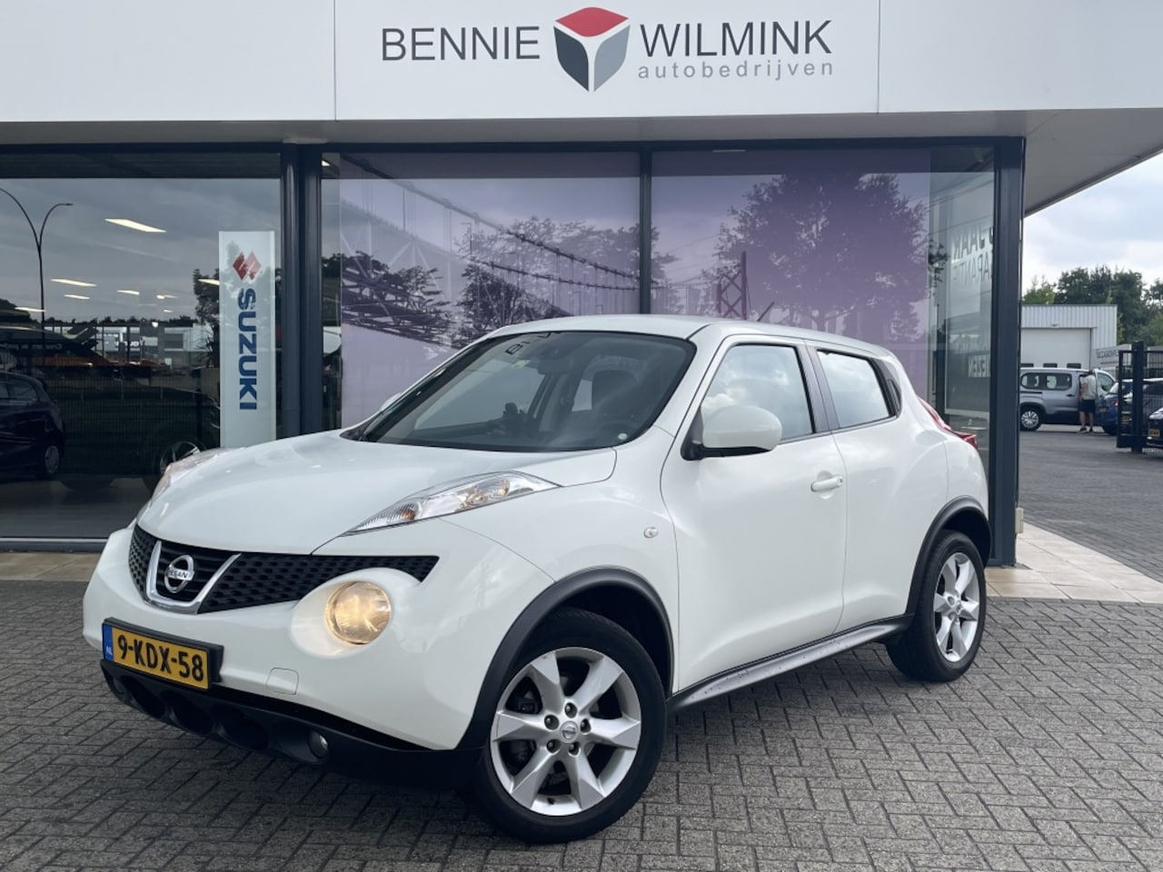 Nissan Juke - 1.6 Acenta Automaat - AutoWereld.nl