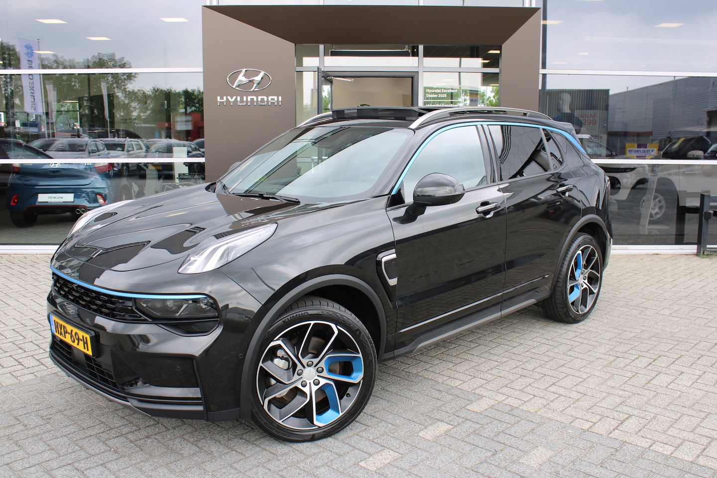 Lynk & Co 01 - 1.5 PLUG IN HYBRID | Schuifkanteldak | 360 camera | Elektrischbedienbare stoelen met geheu - AutoWereld.nl