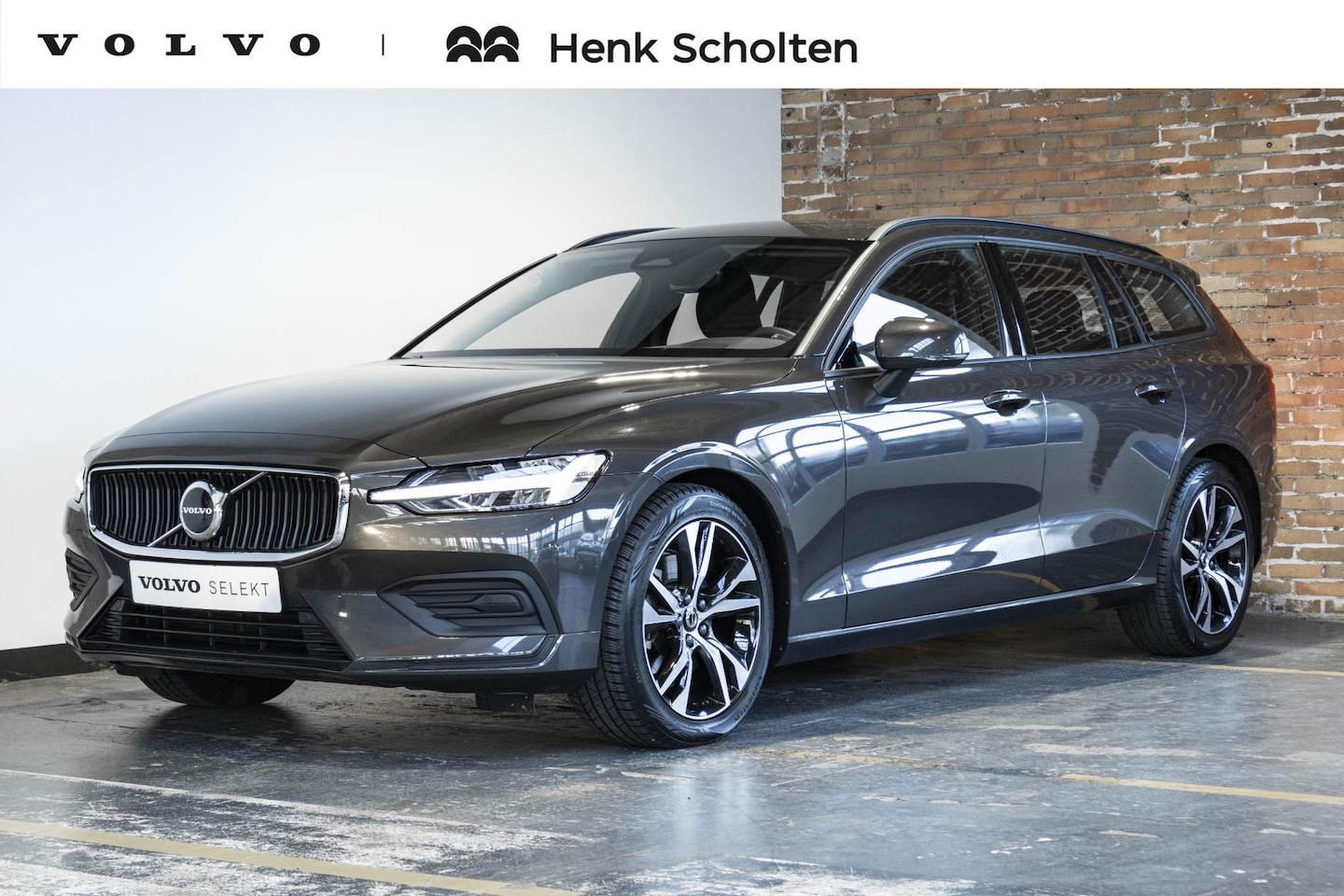 Volvo V60 - B3 Automaat Essential Edition | BLIS | Adaptive Cruise control | Stuur- en stoelverwarming - AutoWereld.nl