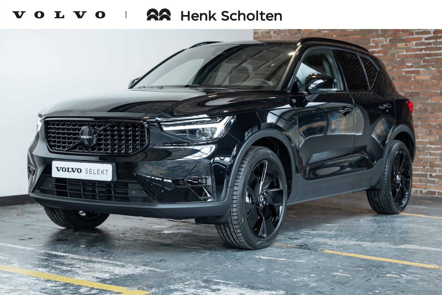 Volvo XC40 - B3 Automaat Black Edition | Electrische wegklapbare trekhaak | Harman Kardon Premium audio - AutoWereld.nl