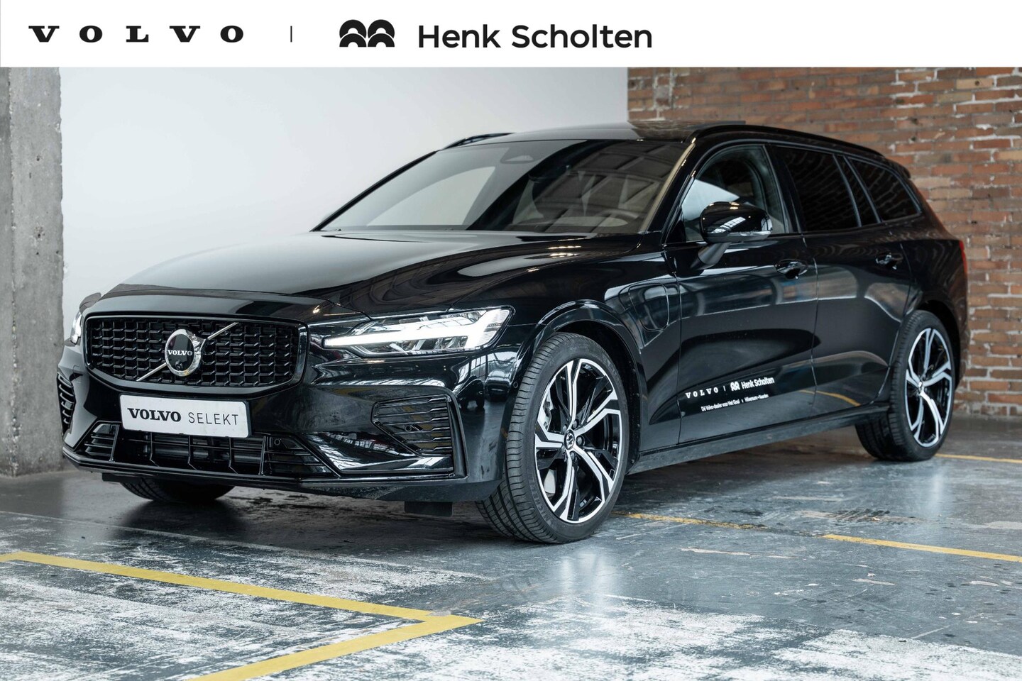 Volvo V60 - 2.0 T6 Plug-in hybrid AWD Ultra Dark | Panoramadak | Harman Kardon Premium Audio | Lederen - AutoWereld.nl