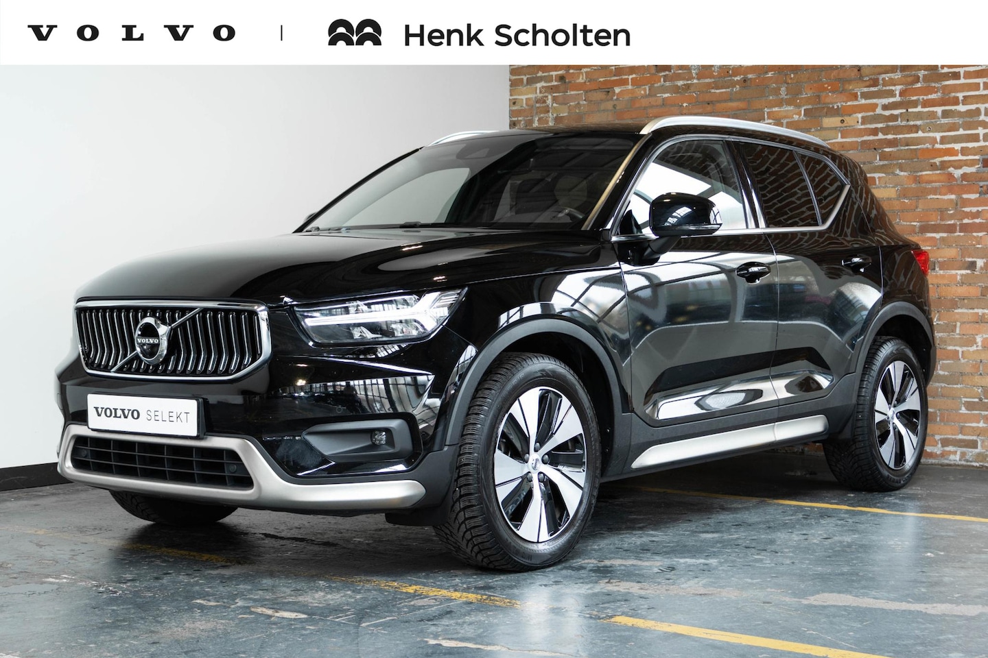 Volvo XC40 - B4 Inscription | Electrische bedienbare voorstoelen | Stoelverwarming | 360° parkeercamera - AutoWereld.nl
