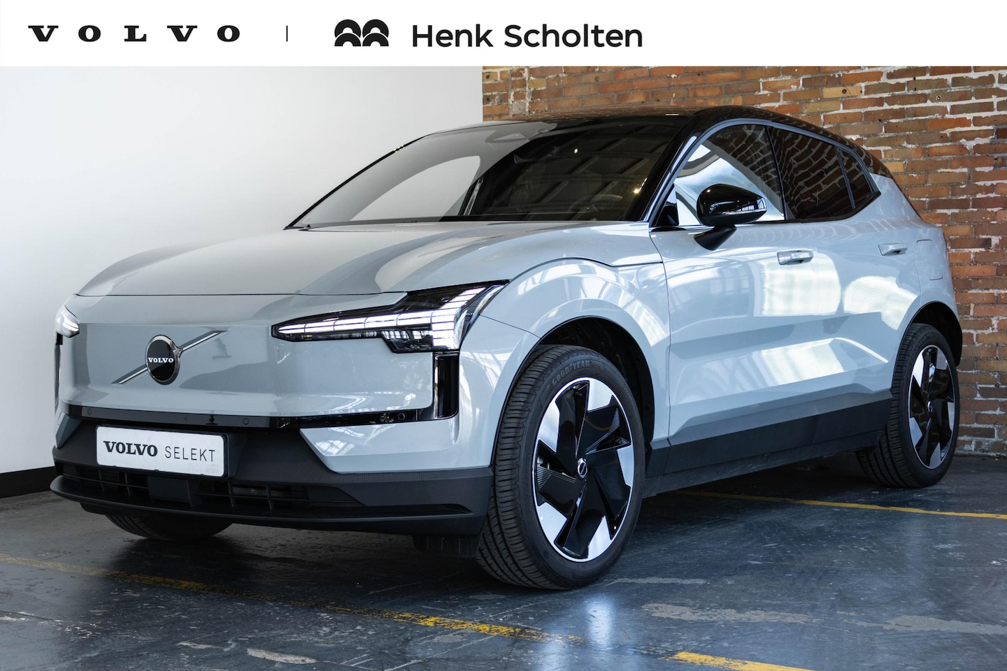 Volvo EX30 - Single Motor Extended Range Plus 69 kWh | | Getint Glas Achter | Pine Interieur | Adaptiev - AutoWereld.nl