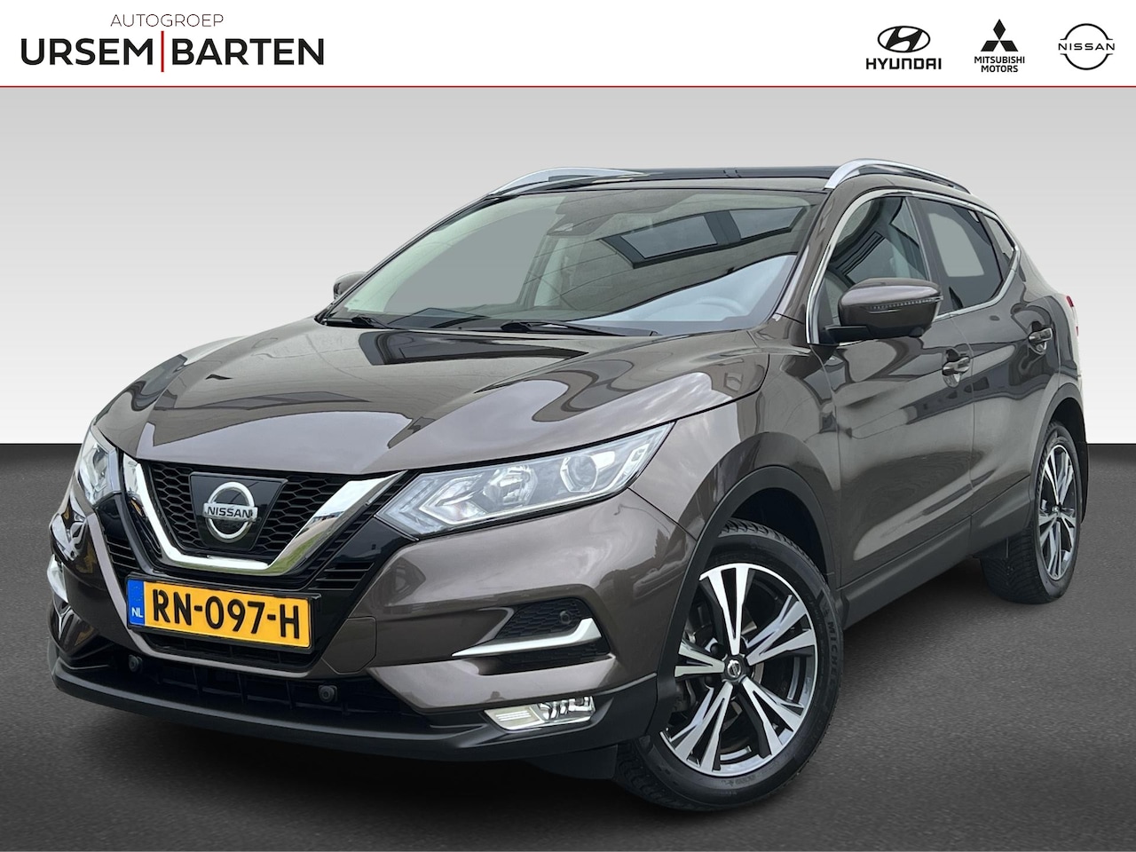 Nissan Qashqai - 1.2 N-Connecta | navigatie | panoramadak | trekhaak - AutoWereld.nl