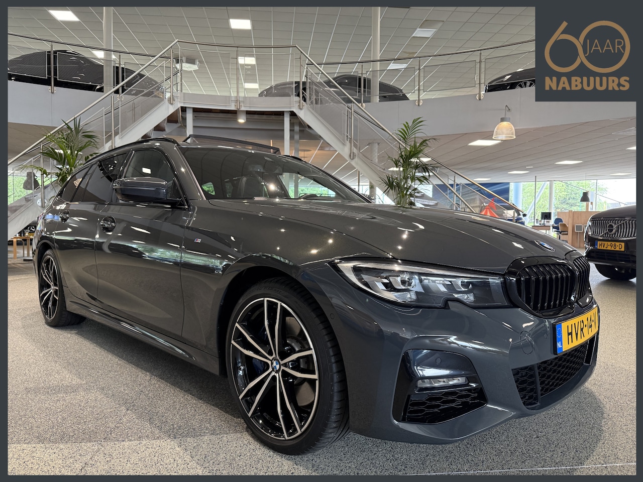 BMW 3-serie Touring - 330e High Executive M sport pro, Dravitgrau, Pano, HUD - AutoWereld.nl
