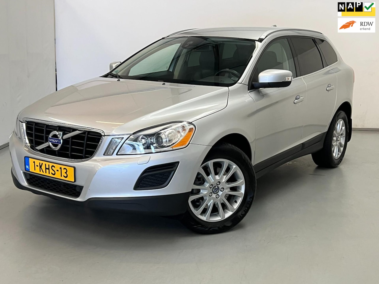 Volvo XC60 - 2.0 D4 Summum / NL-auto / Xenon / Leder / Memory - AutoWereld.nl