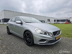 Volvo V60 - 1.6 T3 R-Design