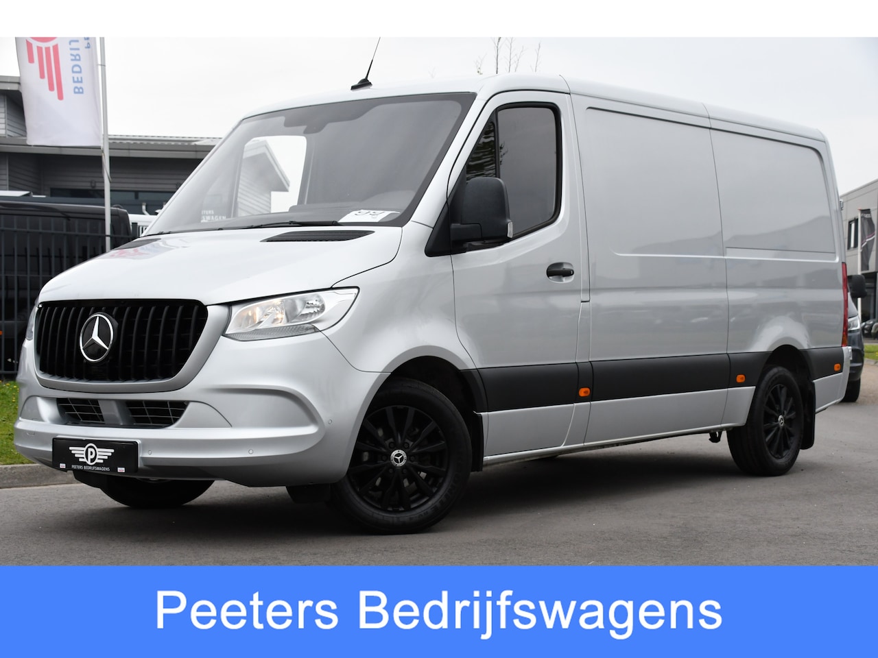 Mercedes-Benz Sprinter - 316 2.2 CDI L2H1 AMG Edition Camera, Cruise, Carplay, Multimedia, 164pk, Automaat, Stoelve - AutoWereld.nl