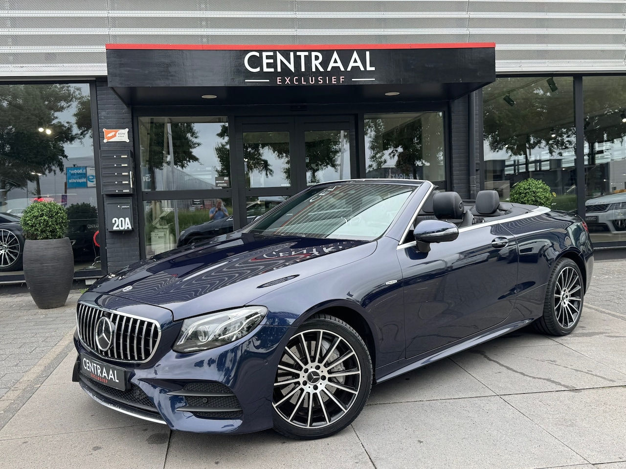 Mercedes-Benz E-klasse Cabrio - 400 4MATIC AMG Burmester|Memory|Luchtvering|333PK|Camera|Stoelkoeling|Keyless - AutoWereld.nl