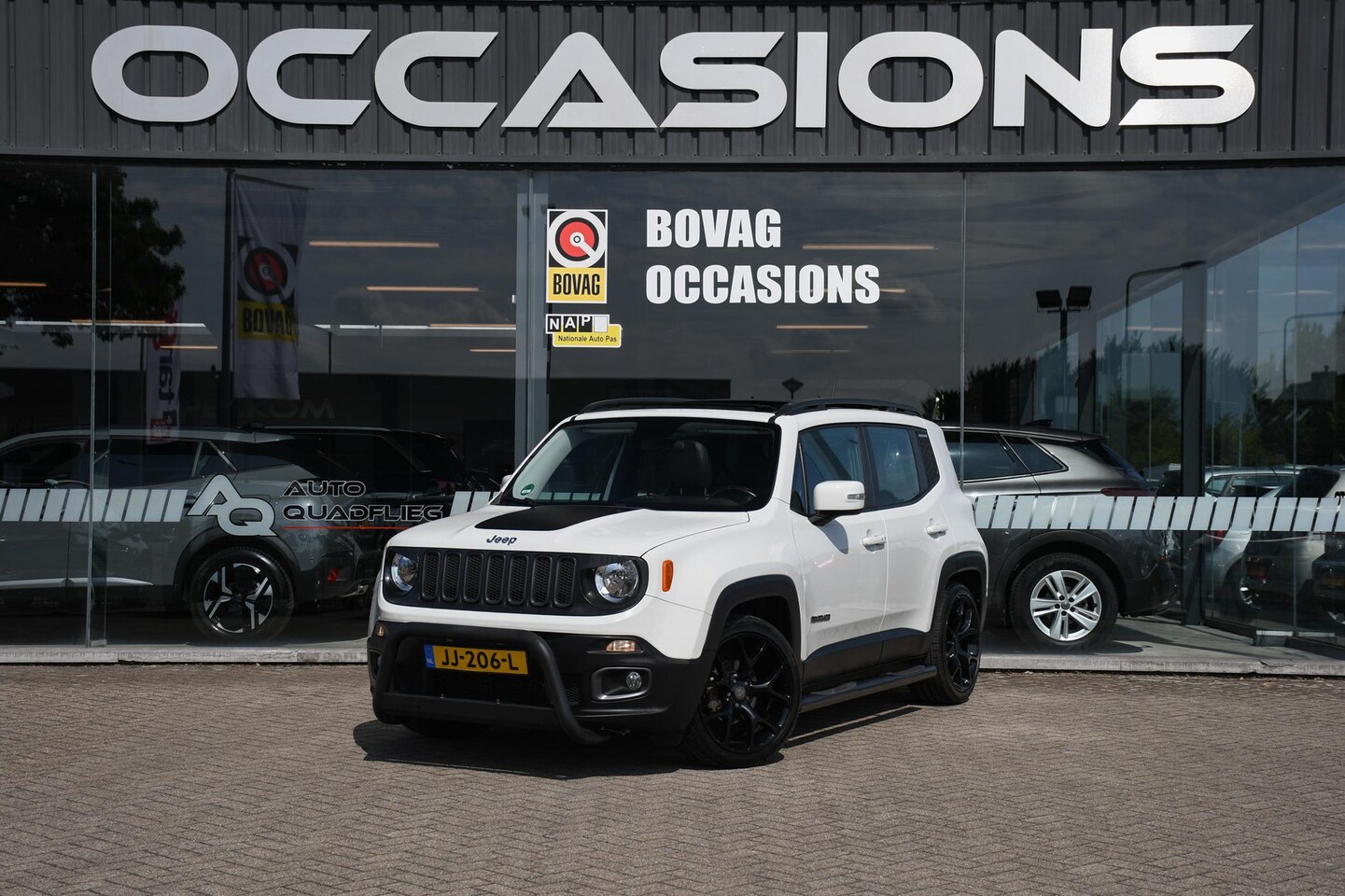 Jeep Renegade - 1.4 MultiAir Freedom PANO-DAK/ NAVI/ LEDER/ AIRCO - AutoWereld.nl
