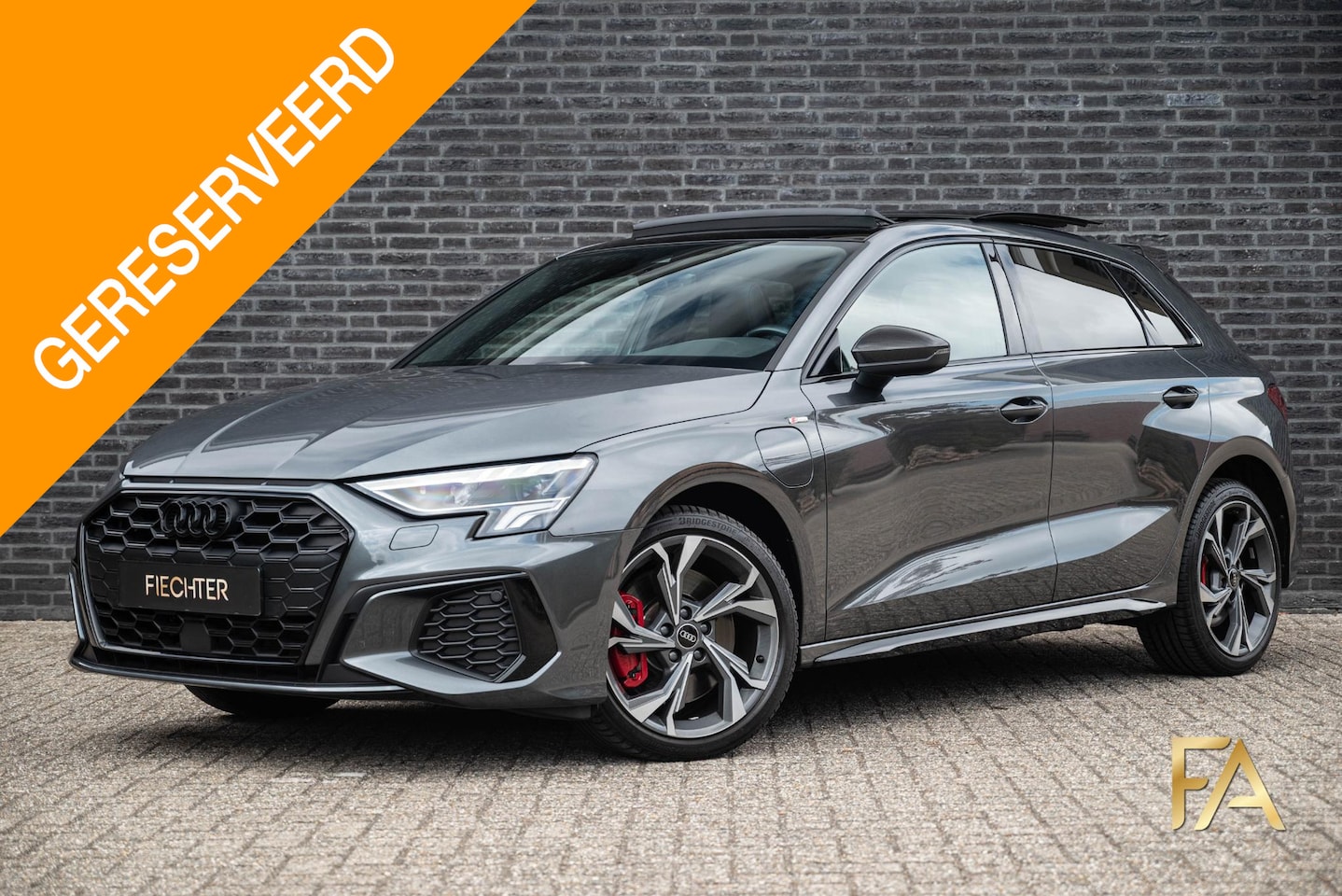 Audi A3 Sportback - 45 TFSI e S edition Competition Panodak|Carbonpakket|RS Seats|MatrixLED|B&O|Massage - AutoWereld.nl