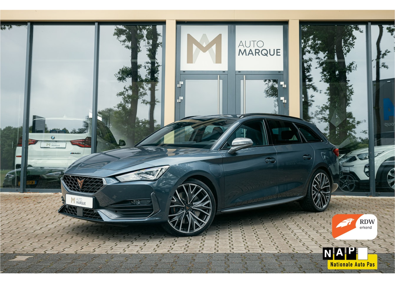CUPRA Leon Sportstourer - 1.4 e-Hybrid VZ 245PK Adrenaline | 19" LM Velgen | LED | Navigatie + Apple CarPlay | Achte - AutoWereld.nl