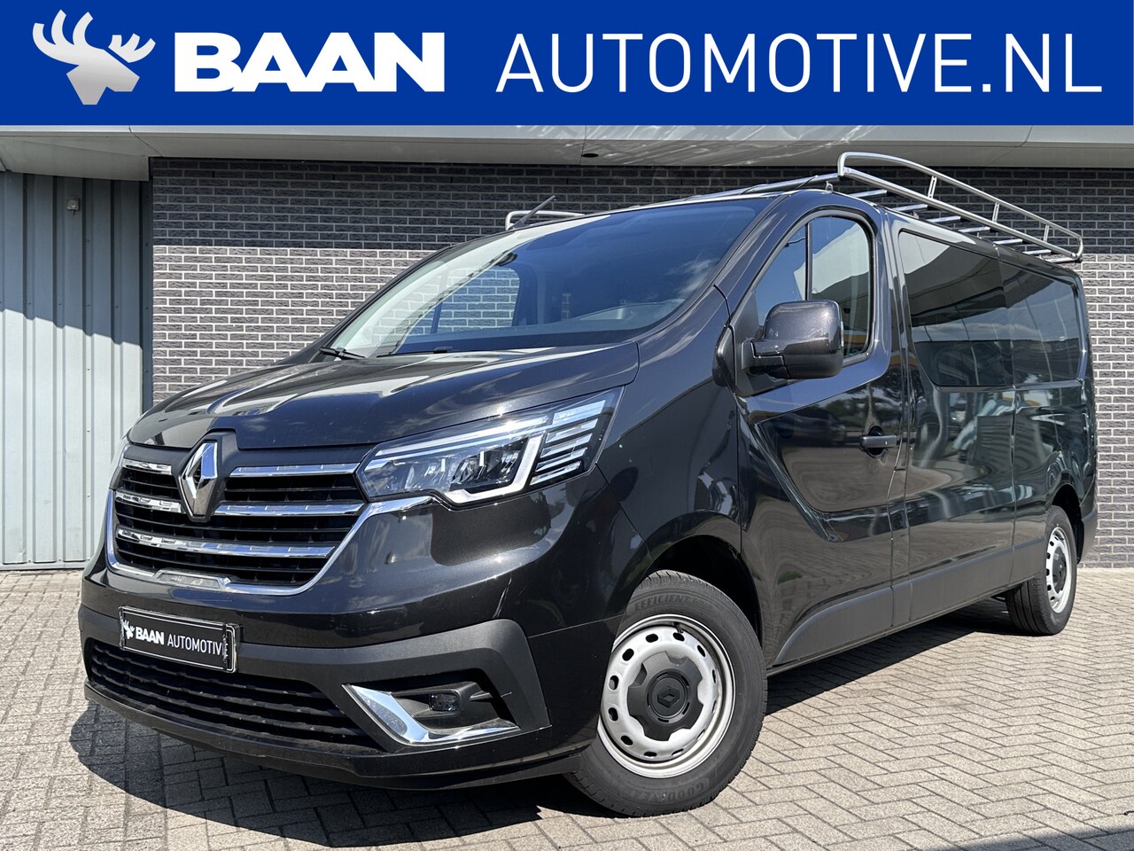 Renault Trafic - 2.0 dCi 110 T29 L2H1 DC Work Edition | Stoelhoes | Trekhaak | Imperiaal - AutoWereld.nl