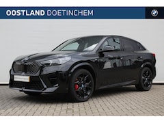 BMW iX2 - eDrive20 High Executive M Sport / Panoramadak / Trekhaak / Sportstoelen / M Adaptief onder