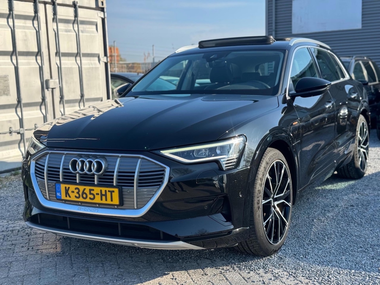 Audi e-tron - 50 quattro Business edition Plus 71 kWh Pano Leer Applecareplay - AutoWereld.nl
