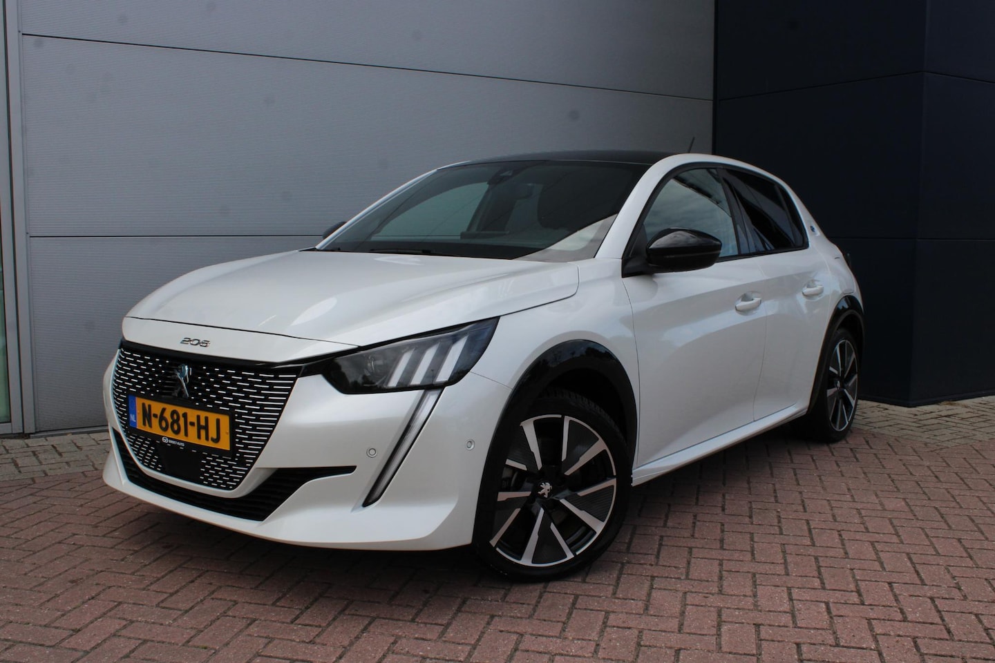 Peugeot e-208 - EV GT 350 50 kWh Airco Navi Carplay Camera VOL!!!!! Dealer onderhouden - AutoWereld.nl
