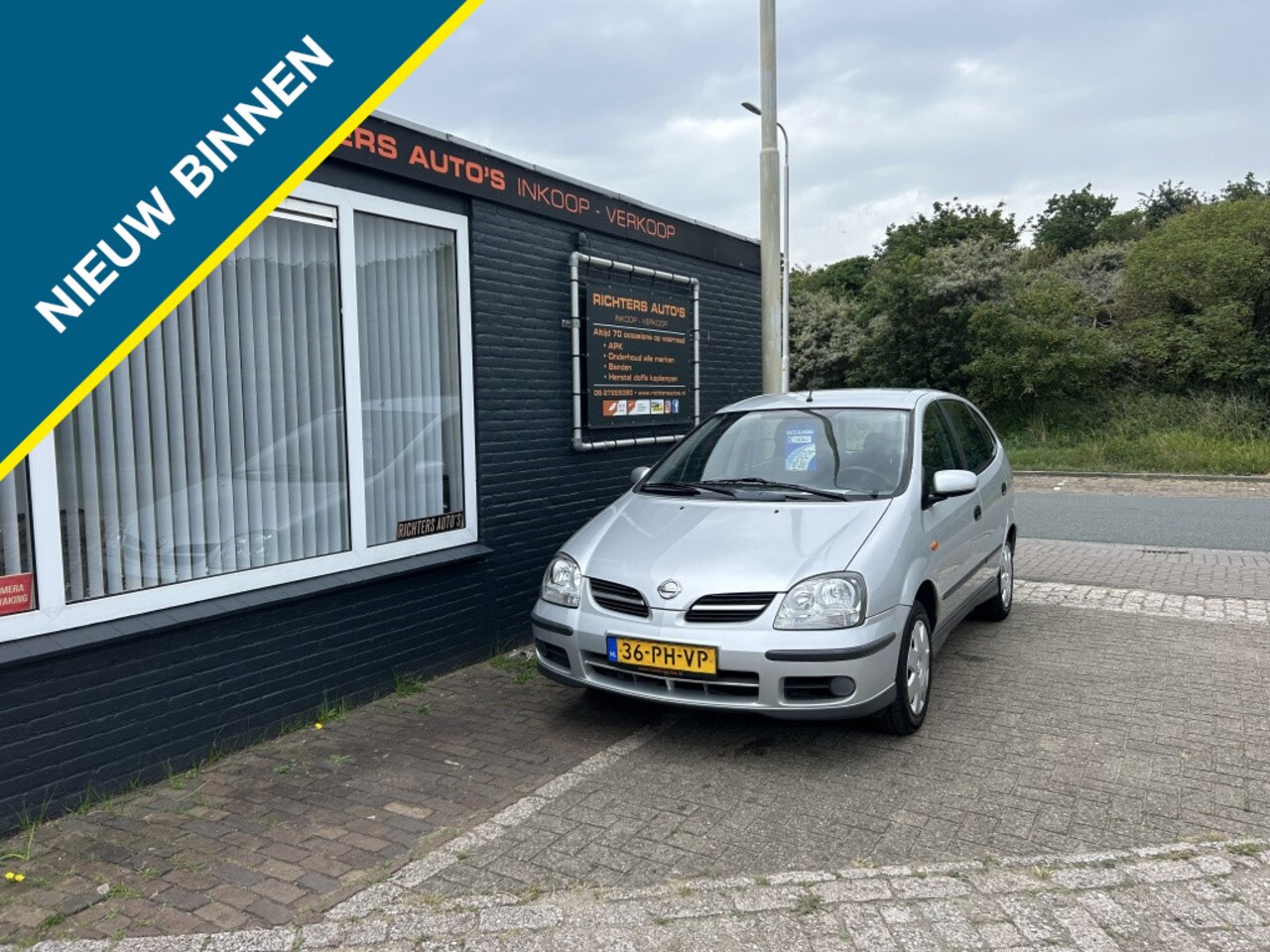 Nissan Almera Tino - 1.8 Visia apk 7-26 - AutoWereld.nl