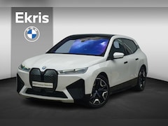 BMW iX - xDrive50 Sportpakket 22'' / Bowers & Wilkins / Panoramadak Sky Lounge / Soft Close / CoPil
