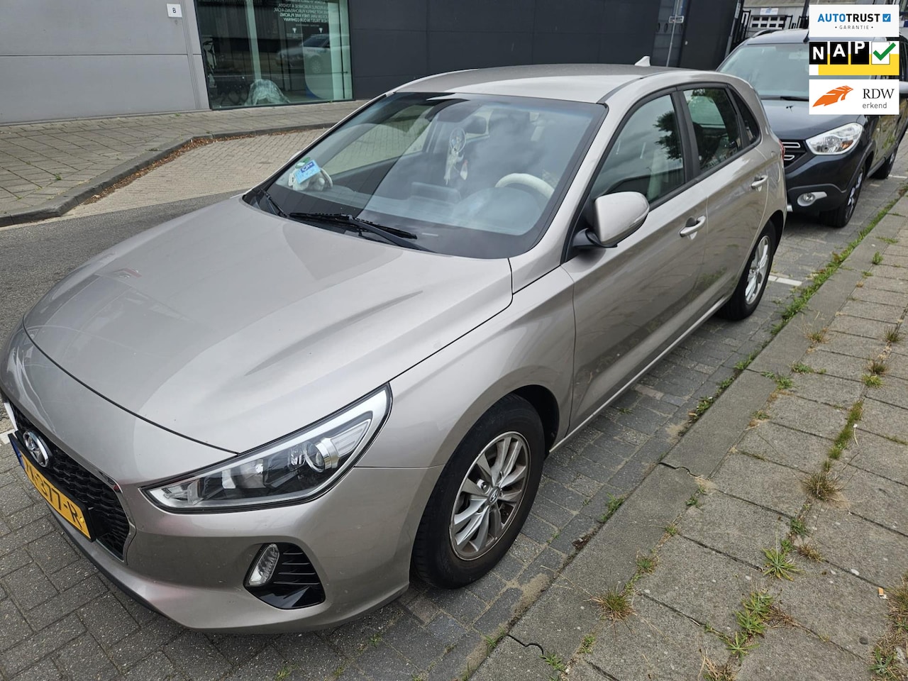 Hyundai i30 - 1.0 T-GDI Comfort 1.0 T-GDI Comfort - AutoWereld.nl