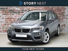 BMW X1 - sDrive20i Executive Automaat / Navigatie / Leder / Parkeersensoren / Cruise Control / Blue