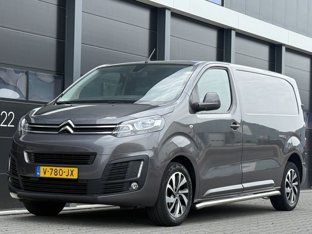 Citroën Jumpy - 2.0 BlueHDI 120 Business - AutoWereld.nl