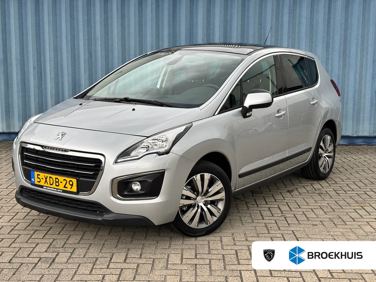 Peugeot 3008 - 1.6 THP Airco AUTO | Navigatiesysteem | Panoramisch Glasdak | Trekhaak | Camera Achter | B - AutoWereld.nl