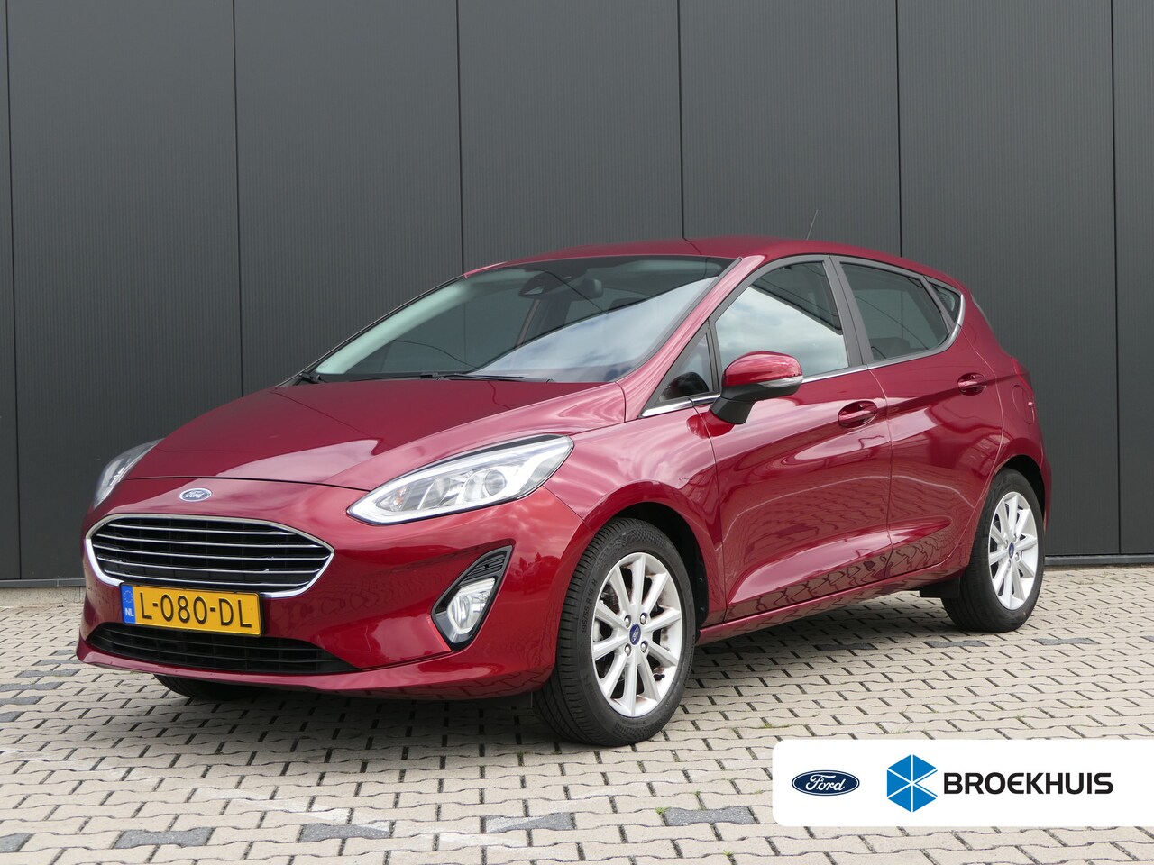 Ford Fiesta - 1.0 EcoBoost Titanium | Winterpack | Navigatie | 16 Inch Lichtmetalen Velgen | Parkeersens - AutoWereld.nl