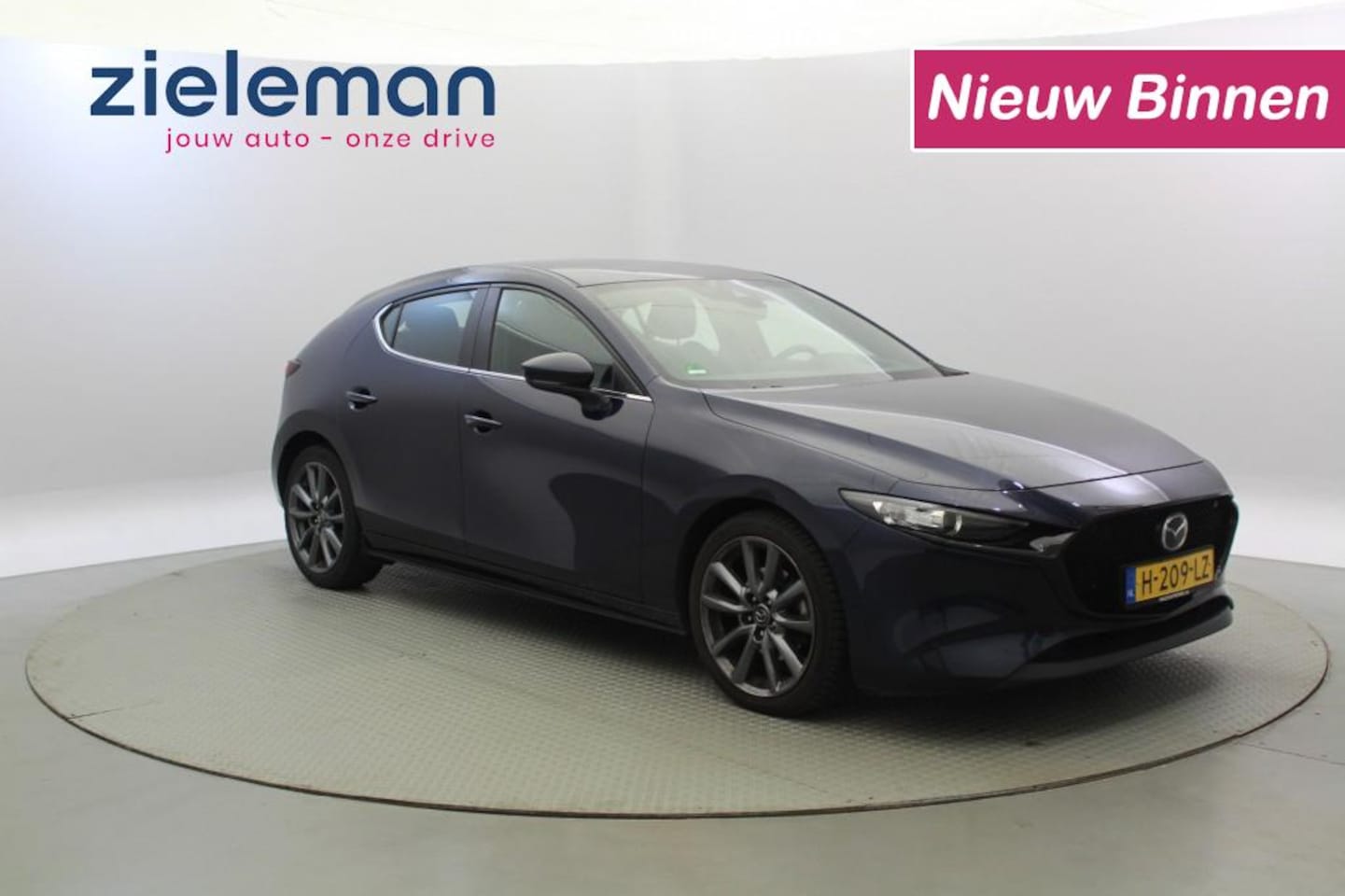 Mazda 3 - 2.0 e-SkyActiv-X M Hybrid 180 Comfort - Carplay, Camera, Bose, Stoelverw. - AutoWereld.nl