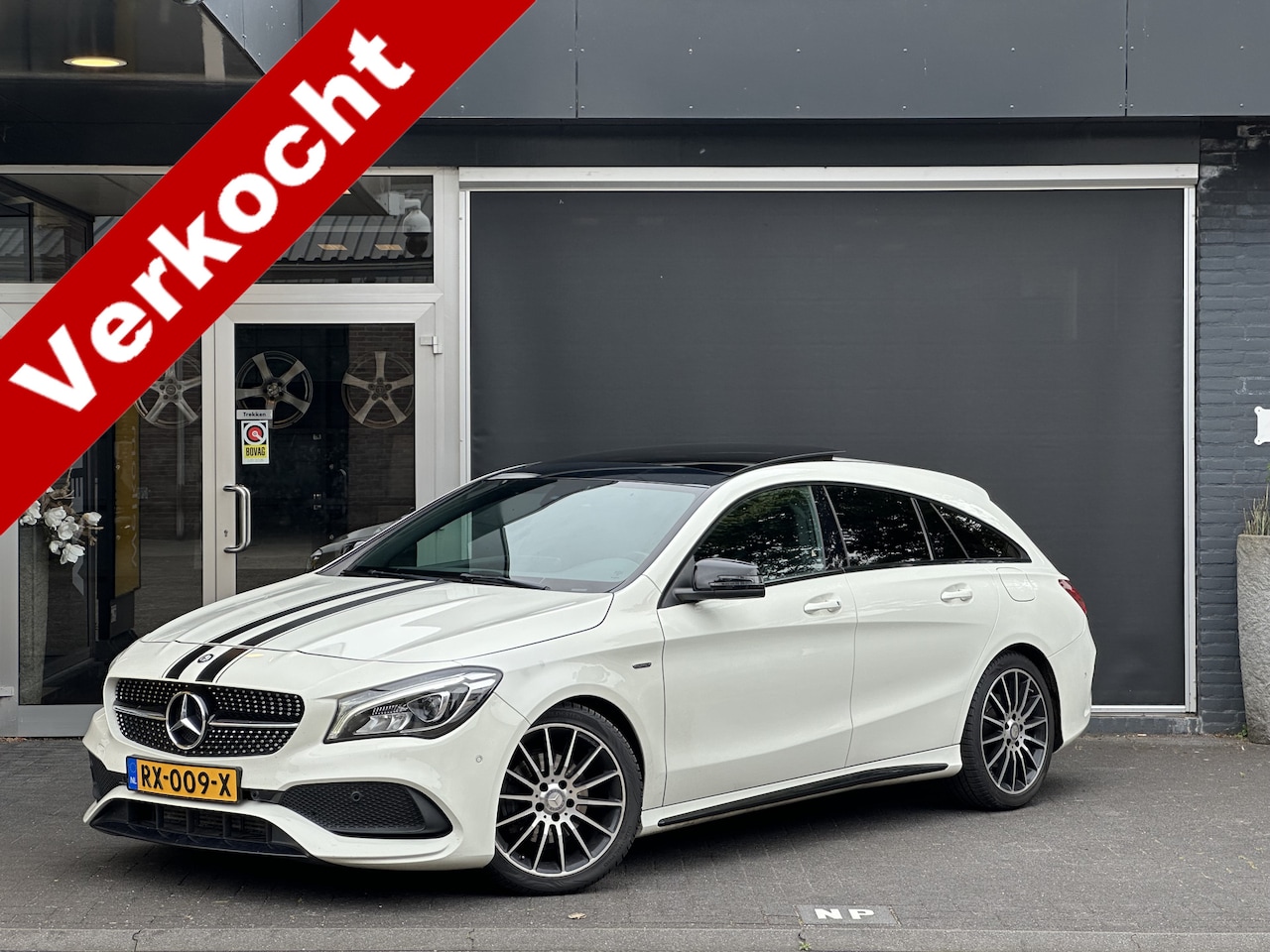 Mercedes-Benz CLA-klasse Shooting Brake - 200 Prestige AMG / PANO / STOELVERWARMING / DEFA ALARM - AutoWereld.nl