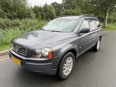 Volvo XC90 - 2.4 D5 Momentum VAN GRIJS KENTEKEN UNIEK/MARGE/DEALER ONDERHOUDEN/ZEER MOOE FRISSE GRIJS K