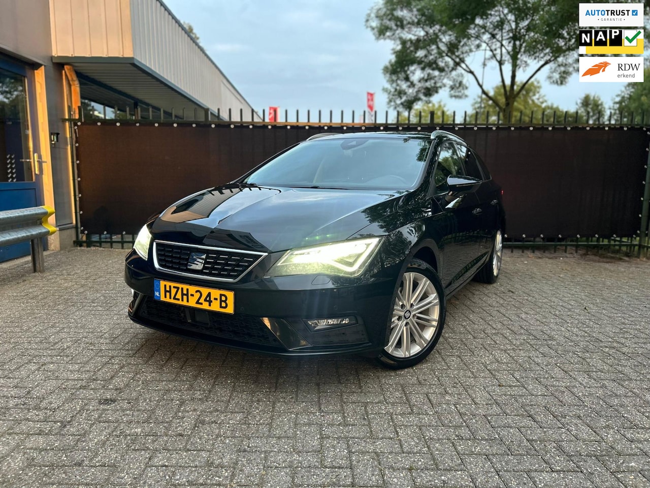 SEAT Leon ST - 1.4 EcoTSI Xcellence Business Intense|LED|DAB+|Camera|Lane Assist - AutoWereld.nl
