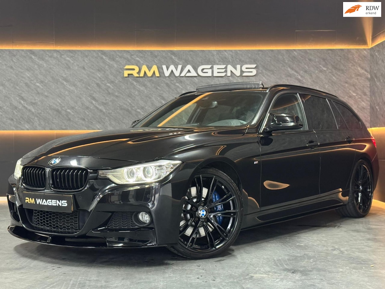 BMW 3-serie Touring - 330d High Executive|M-PAKKET|PANO|KEYLESS|HUD|TREKHAAK - AutoWereld.nl