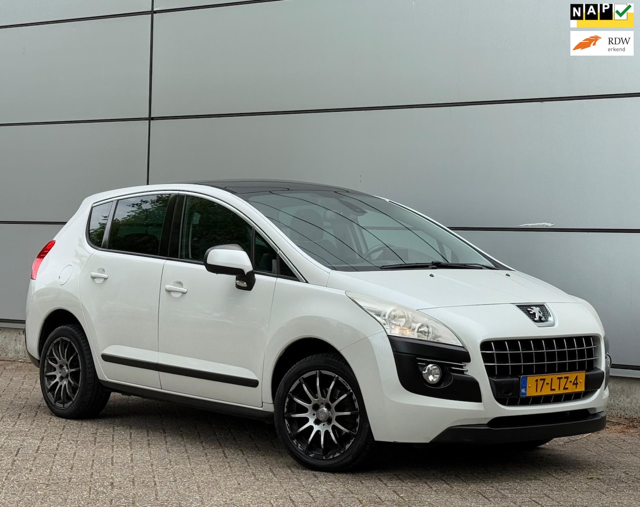 Peugeot 3008 - 1.6 VTi ST Pano |Navi |Cruise |Clima |Trekhaak |Lmv |Nap |Boekjes - AutoWereld.nl