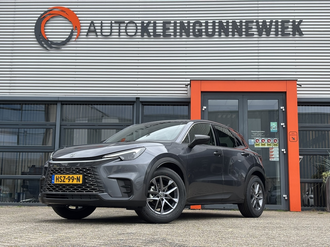 Lexus LBX - Business Line 2WD / NIEUW MEI 2025! / Stoelverwarming / AppleCarplay/AndroidAuto / Keyles - AutoWereld.nl