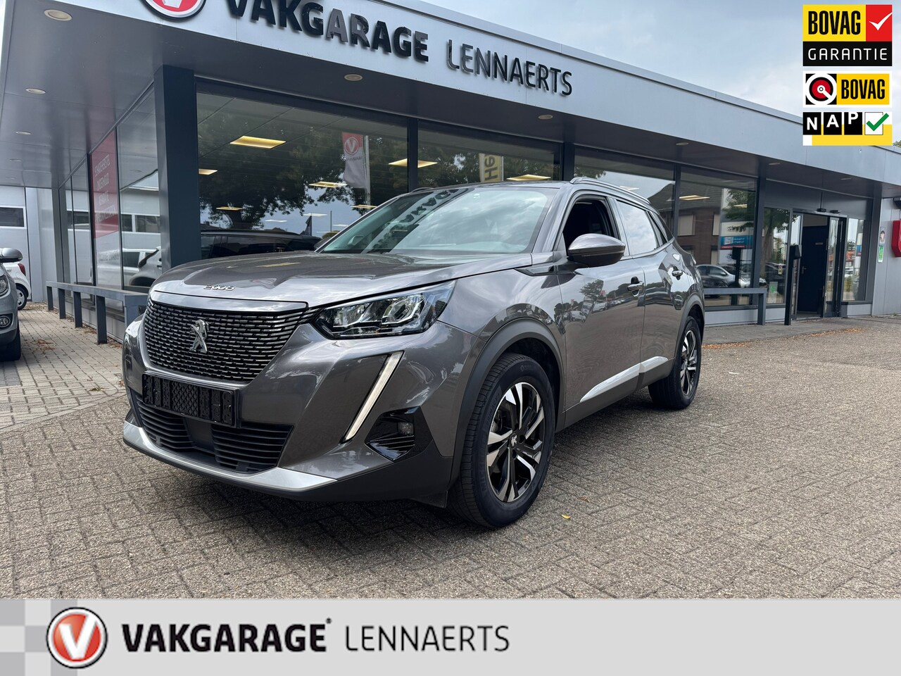 Peugeot 2008 - 1.2 PureTech Allure Automaat, navi, Rijklaarprijs / 12 mnd garantie - AutoWereld.nl