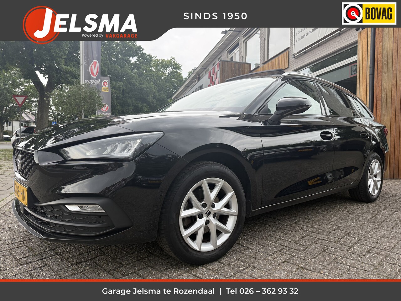 SEAT Leon Sportstourer - 1.5 eTSi Style Launch Edition Aut., Panoramadak | Trekhaak - AutoWereld.nl