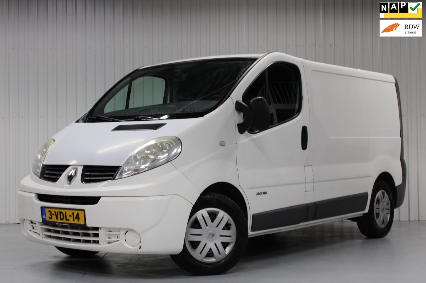Renault Trafic - 2.5 dCi T29 L1H1 2.5 dCi T29 L1H1 - AutoWereld.nl