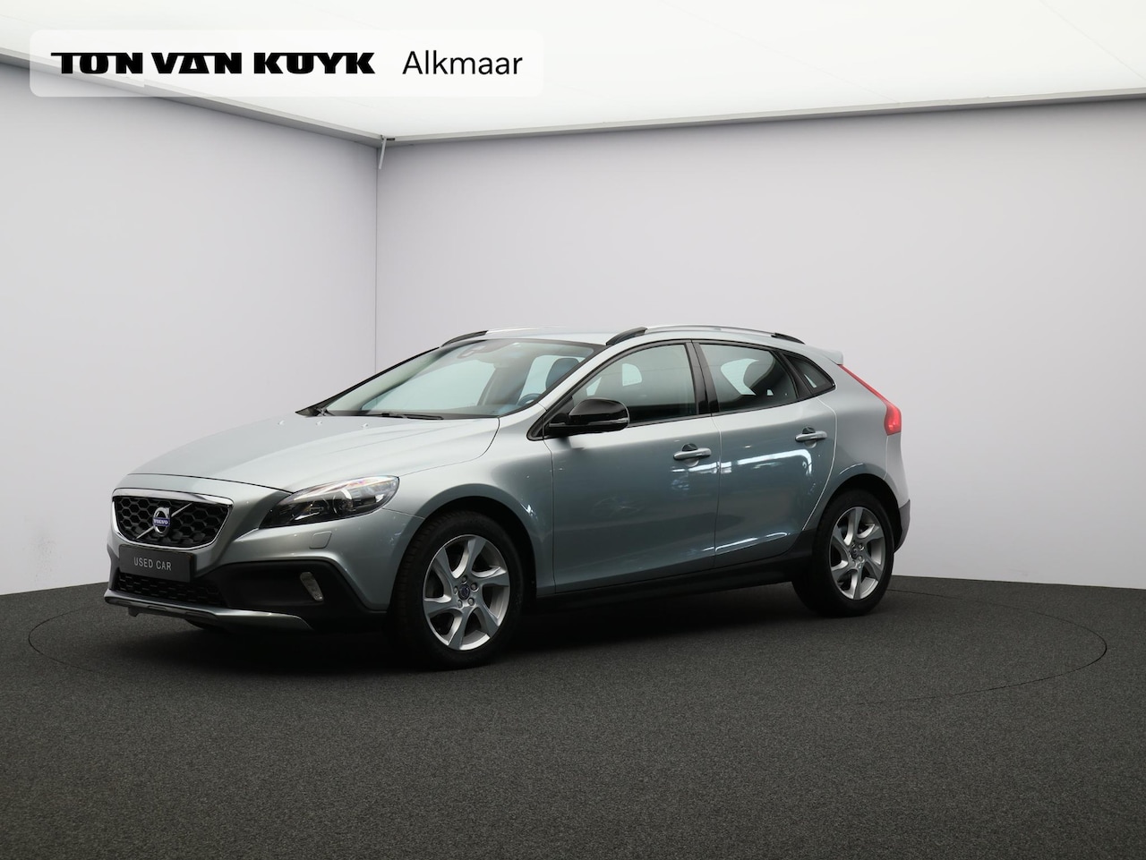 Volvo V40 Cross Country - T4 Automaat Summum / Trekhaak / Leder / Elektr. bed. stoel / Stoelverwarming - AutoWereld.nl