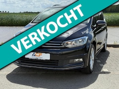 Volkswagen Touran - 1.5 TSI Highline 7p / PANODAK / TREKHAAK / NAVI / LED / ETC