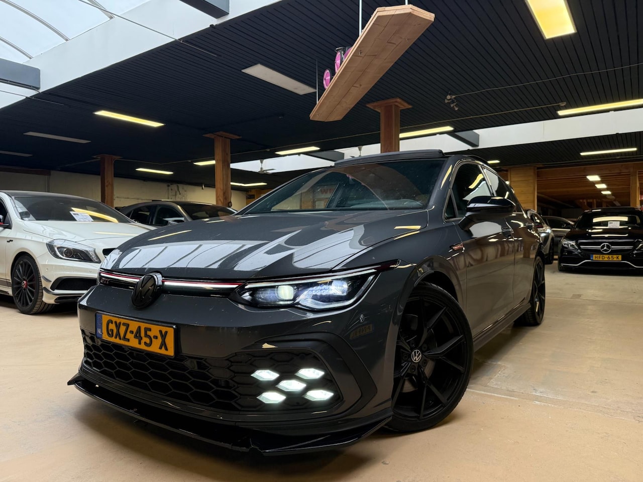 Volkswagen Golf - 2.0 TSI GTI DSG PANO MILLTEK CAMERA IQ-LIGHT STANDKACHEL - AutoWereld.nl