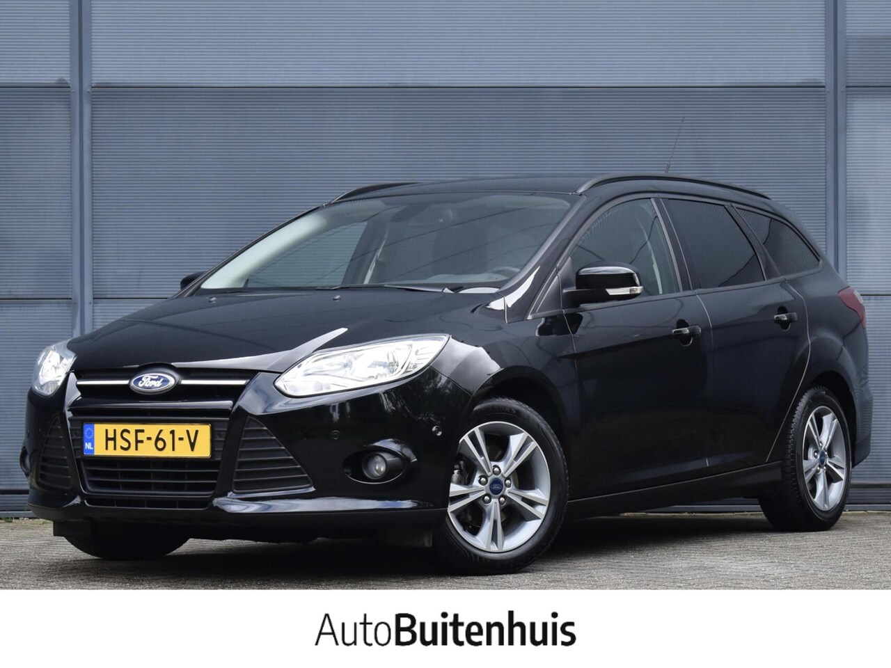 Ford Focus - 1.0 Titanium|NAVI|STOELVERWARMING|PARKEERHULP|TREKHAAK - AutoWereld.nl
