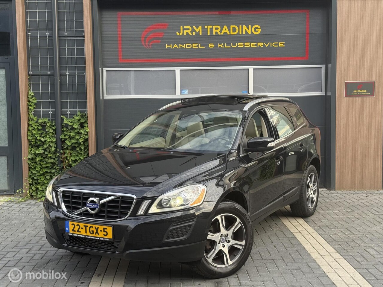 Volvo XC60 - 2.0 T5 Summum pano leer NAP trekhaak multi stuur - AutoWereld.nl