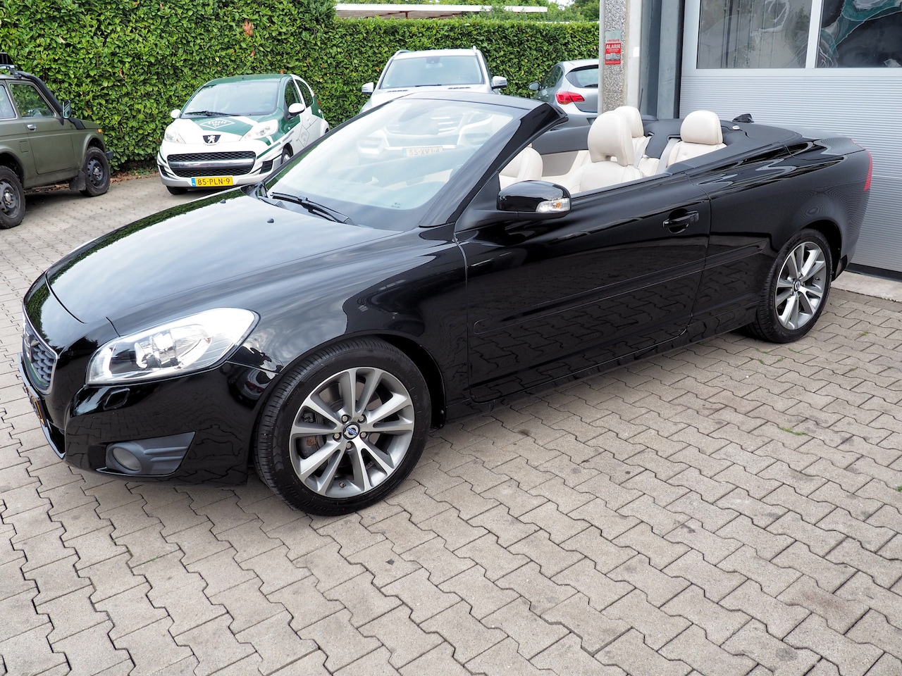 Volvo C70 - 2.5 T5 Momentum LUXE LEDER CLIMA TREKH. AUTOM