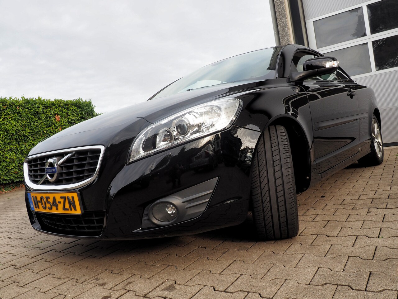 Volvo C70 - 2.5 T5 Momentum LUXE! LEDER CLIMA TREKH. AUTOM.
