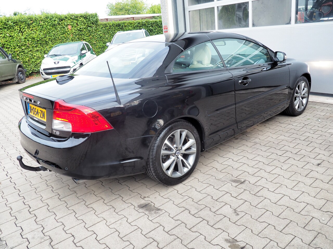 Volvo C70 - 2.5 T5 Momentum LUXE! LEDER CLIMA TREKH. AUTOM.