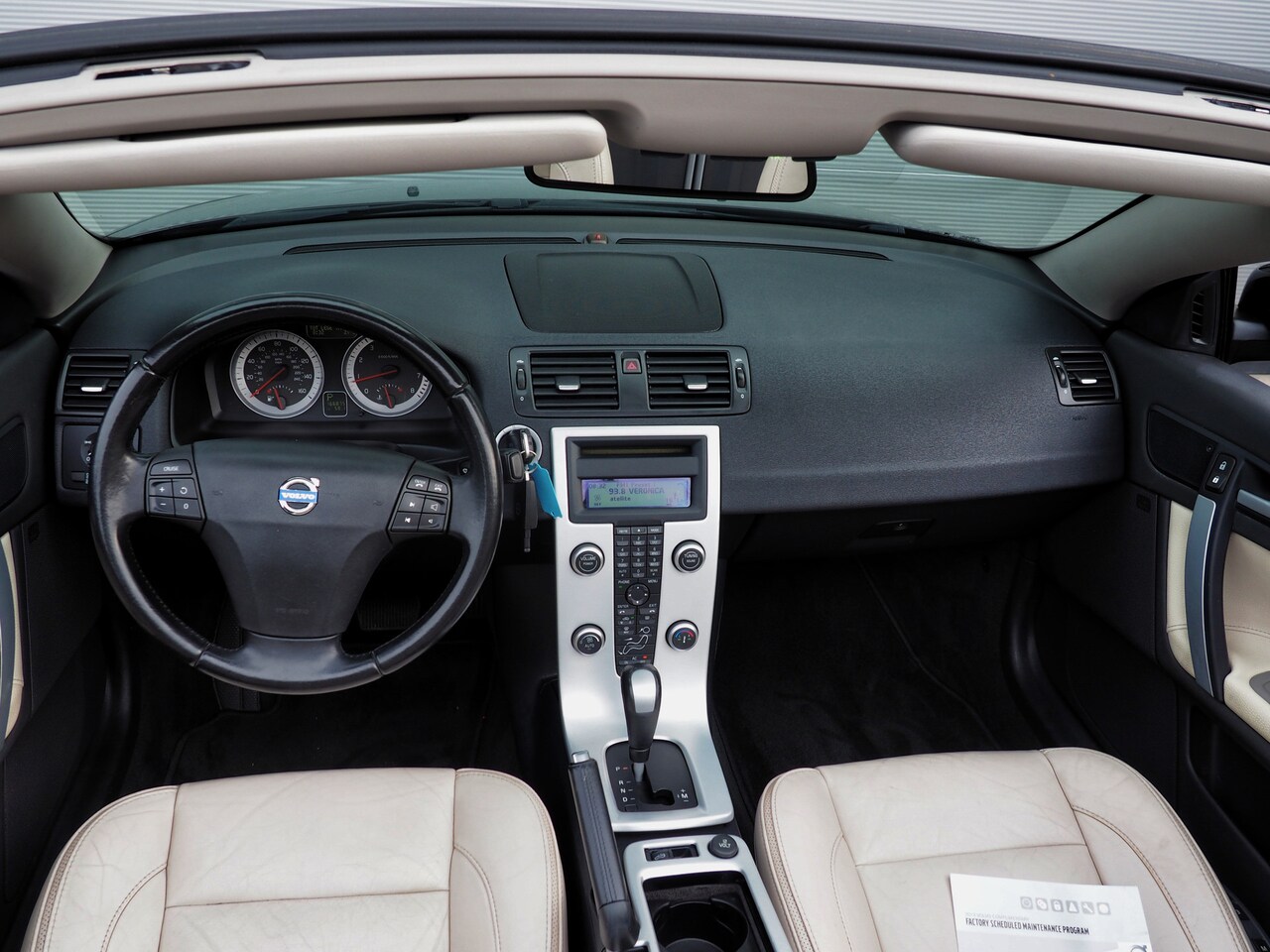 Volvo C70 - 2.5 T5 Momentum LUXE! LEDER CLIMA TREKH. AUTOM.