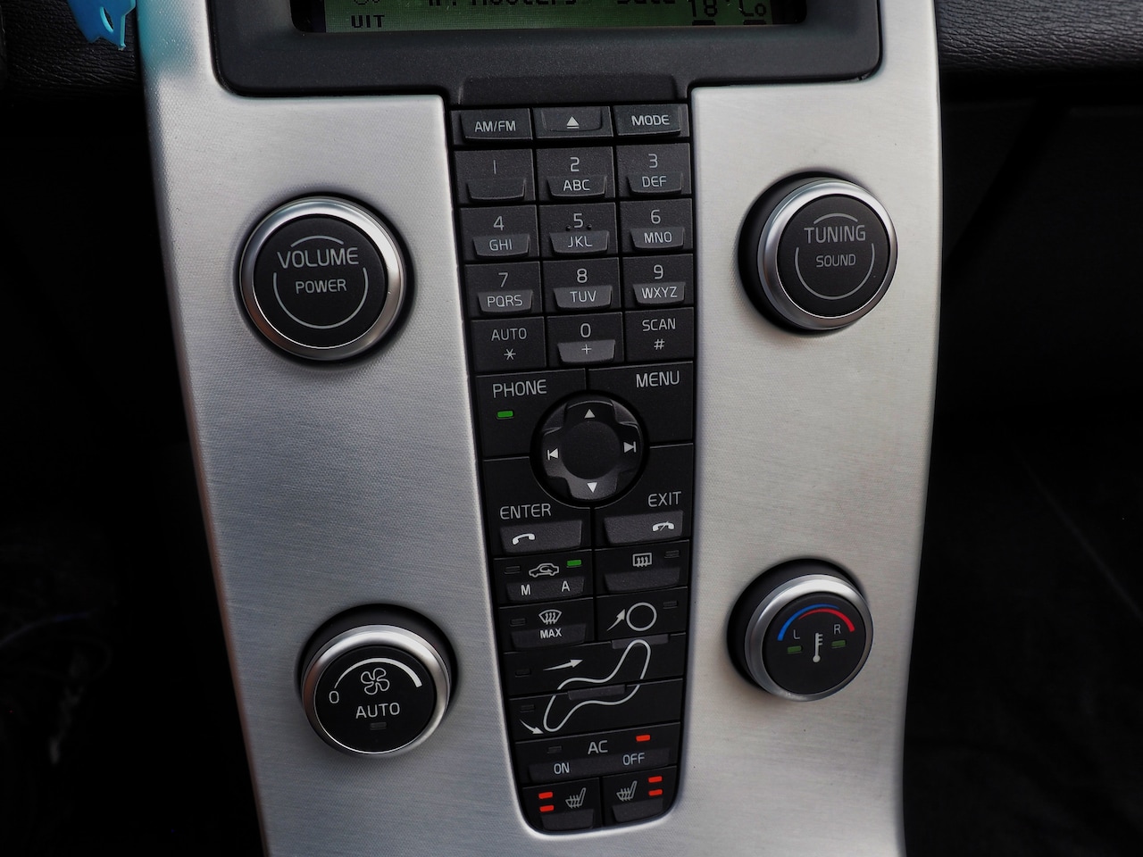 Volvo C70 - 2.5 T5 Momentum LUXE! LEDER CLIMA TREKH. AUTOM.