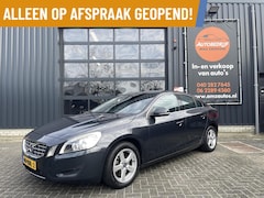 Volvo S60 - 1.6 T4 Momentum AUTOMAAT|NAVIGATIE|TREKHAAK|BLUETOOTH|ORIGINEEL NL